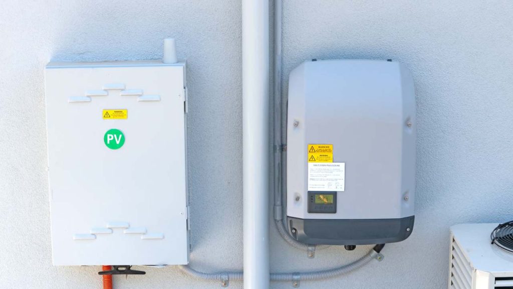 What Size Solar Inverter Do I Need? 1 size-solar-inverter