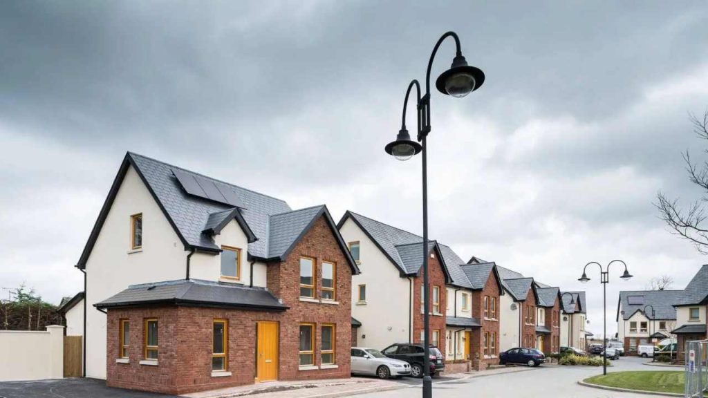 How to Tell if Your Roof Is Suitable for Solar Panels? 2 planning restrictions for solar on roofs