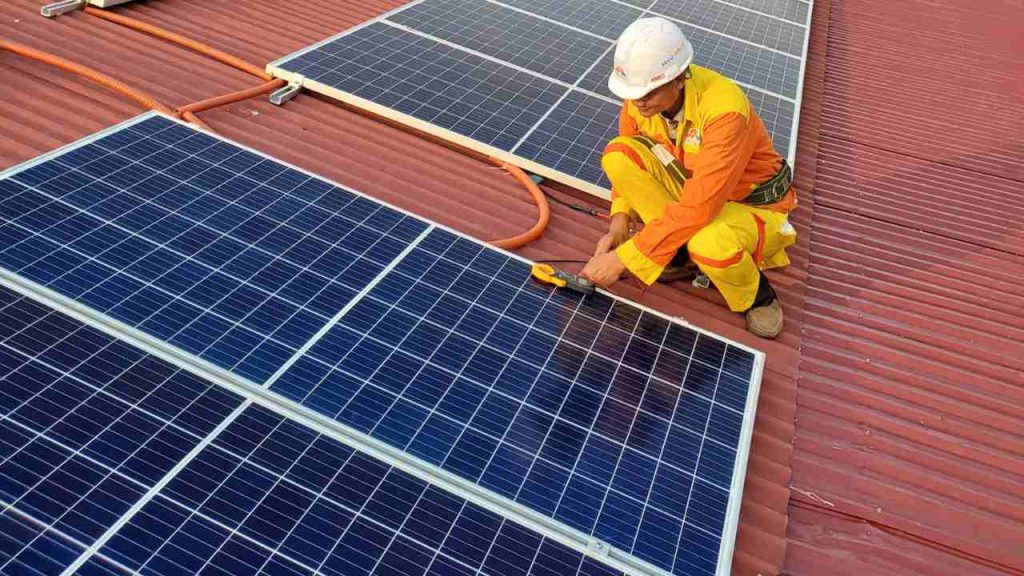 How to Maintain Your Solar PV System for Long-Term Performance? 2 protect-panels-from-storms