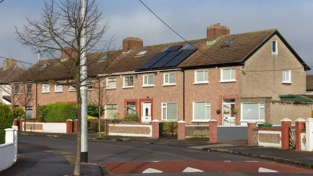 How to Maintain Your Solar PV System for Long-Term Performance? 1 how-to-maintain-your-solar-pv-system